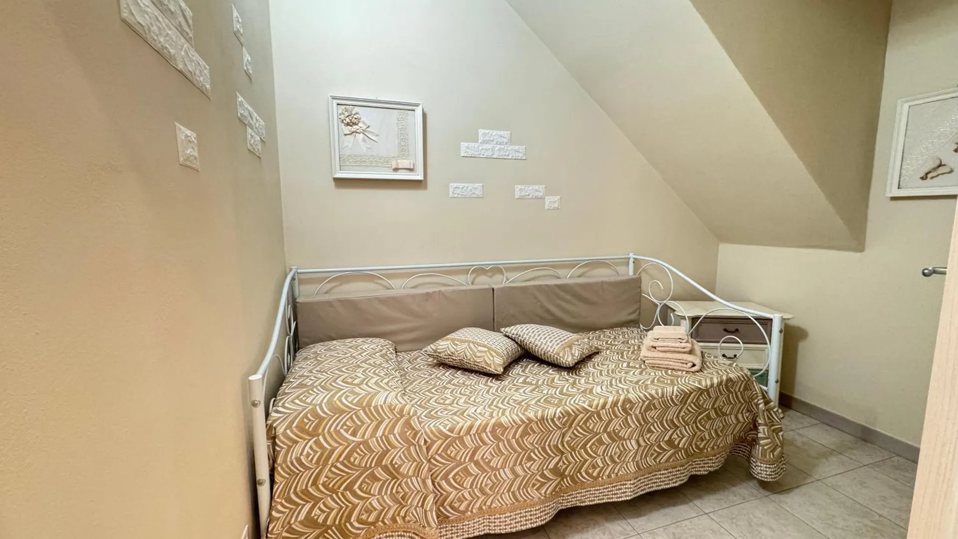 Primo Fiore Casa Vacanza Casteldaccia 0*,  Olaszország